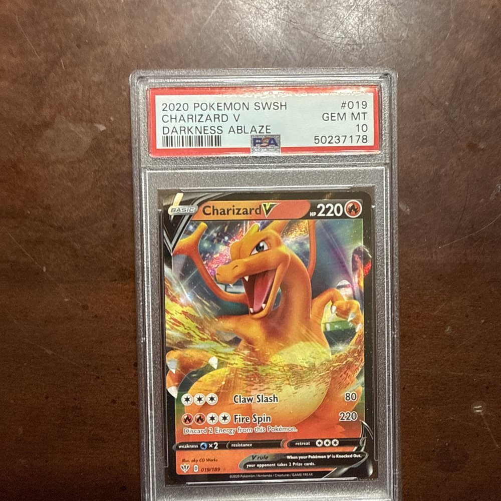 2020 Pokémon Charizard V PSA 10 PSA 10 Charizard V HR 103/S-P Competition Limited Promo Pokemon