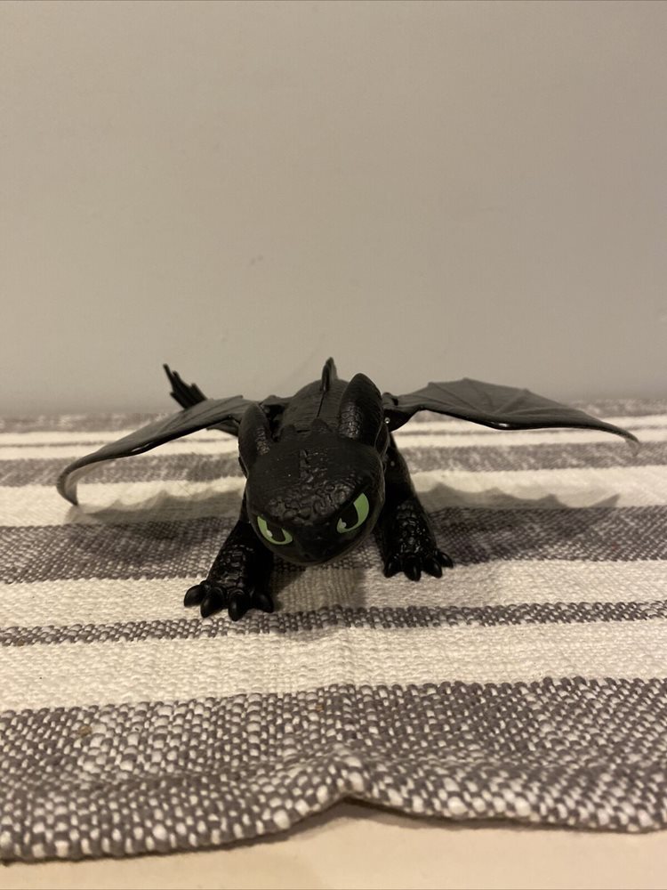 How to Train Your Dragon Toothless Night Fury Figure 20