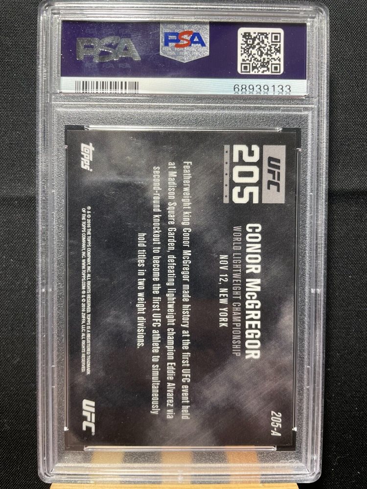 2016 Topps Now UFC 205-A Conor McGregor - News