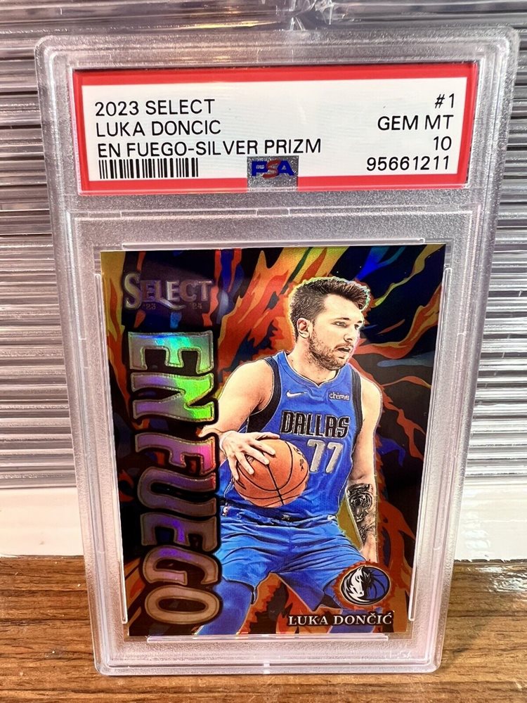 Luka Doncic　SELECT en fuego GOLD　PSA10 2022/23 Panini Select Luka Doncic En Fuego Gold /10 PSA 9